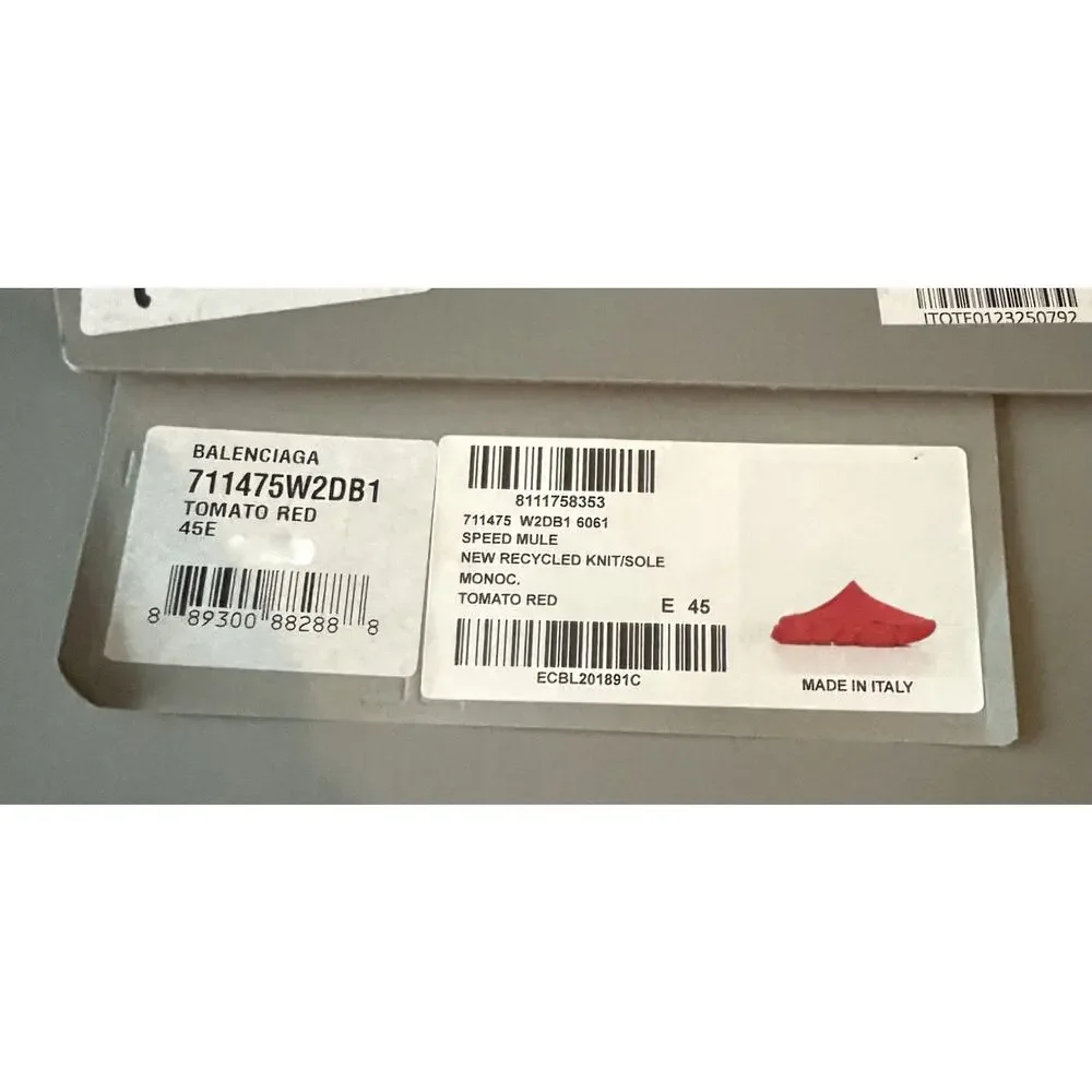 Balenciaga $925 nib